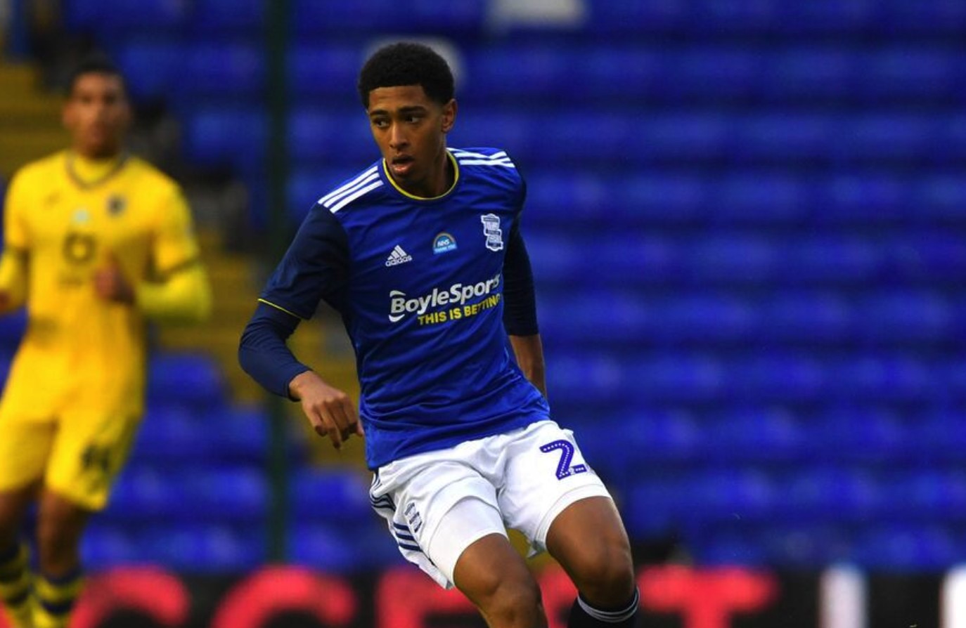 杰伦·布朗超越汤姆·海因索恩，升至绿军队史得分榜第13位（杰伦·布朗超越海因索恩，跻身凯尔特人队史得分榜第13位）