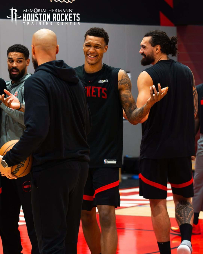 高效6中6！坏消息退步了 好消息回到五年前 没曾凡博还得靠他？（6投6中效率爆棚！虽有退步的坏消息 但似乎重回五年前 没曾凡博仍得靠他？）