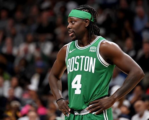 意外来客，切尔西和巴萨欧冠赛前一只狐狸闯入斯坦福桥看台（欧冠前夜趣闻：狐狸闯入斯坦福桥看台，切尔西对巴萨惊现不速之客）